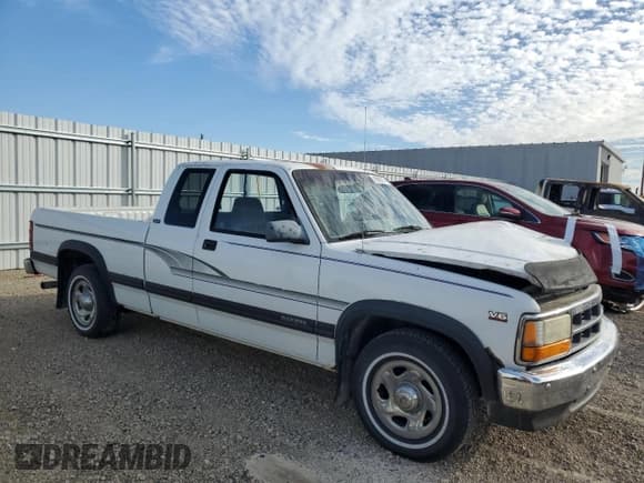 ✅ 1996 Dodge Dakota • VIN: 1B7GL23X3TS600014 • Lot: 89890275. Listed on Copart with 104,240 mi. Free auction sales archive from the USA and detailed vehicle history report at DreamBid. Image 4.