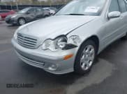 ✅ 2005 Mercedes-Benz C 240 • VIN: WDBRF81J45F690480 • Lot: 41780633. Wystawiony na IAAI z przebiegiem 150 147 mil. Bezpłatny archiwum sprzedaży aukcyjnych z USA i szczegółowy raport historii pojazdu na DreamBid. Zdjęcie 6.