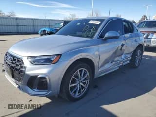 ✅ 2023 Audi SQ5 Sportback Premium Plus • VIN: WA124AFY5P2118392 • Лот: 47560404. Опубликован ранее на Copart с пробегом 2 768 миль. Бесплатный доступ к архиву аукционных продаж из США и подробный отчёт об истории автомобиля на DreamBid. Изображение 1.