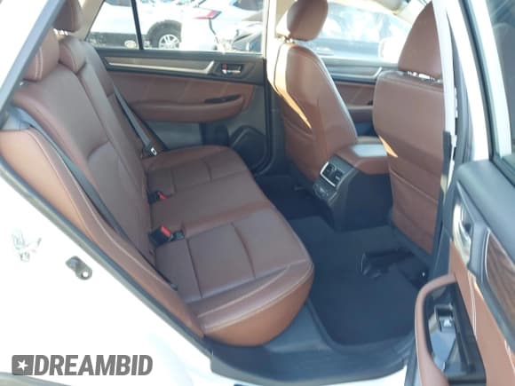 ✅ 2018 Subaru Outback Touring • VIN: 4S4BSATC5J3352775 • Lot: 43673950. Listed on IAAI with 84,097 mi. Free auction sales archive from the USA and detailed vehicle history report at DreamBid. Image 8.