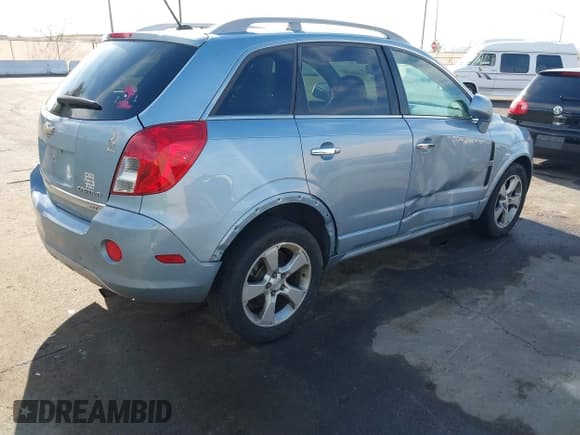 ✅ 2013 Chevrolet Captiva Sport LTZ • VIN: 3GNAL4EK1DS619127 • Lot: 41862537. Wystawiony na IAAI z przebiegiem 138 302 mil. Bezpłatny archiwum sprzedaży aukcyjnych z USA i szczegółowy raport historii pojazdu na DreamBid. Zdjęcie 4.