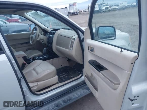 ✅ 2008 Ford Escape Limited • VIN: 1FMCU04168KB78396 • Lot: 43692466. Listed on IAAI with 158,740 mi. Free auction sales archive from the USA and detailed vehicle history report at DreamBid. Image 5.