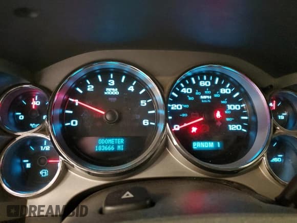 ✅ 2007 Chevrolet Silverado 2500HD 1LT • VIN: 1GCHK23K87F547286 • Лот: 92171725. Опубликован ранее на Copart с пробегом 183 666 миль. Бесплатный доступ к архиву аукционных продаж из США и подробный отчёт об истории автомобиля на DreamBid. Изображение 9.