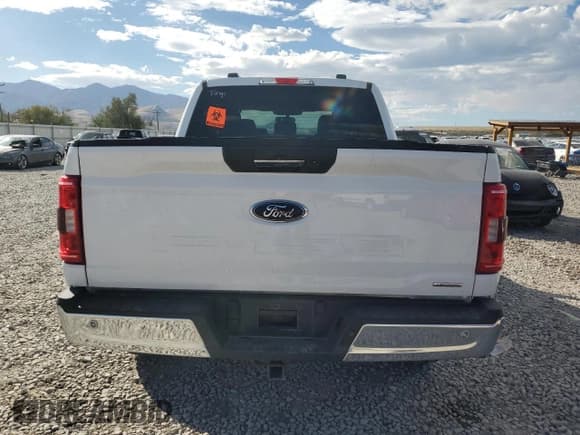 ✅ 2022 Ford F-150 XLT • VIN: 1FTFW1E89NFB44082 • Lot: 85726495. Wystawiony na Copart z przebiegiem 37 744 mil. Bezpłatny archiwum sprzedaży aukcyjnych z USA i szczegółowy raport historii pojazdu na DreamBid. Zdjęcie 6.