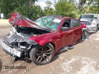 2019 Dodge Charger Scat Pack z VIN 2C3CDXGJ1KH580838, wystawiony jako IAAI lot #43315471 z przebiegiem 42 201 mil mil oraz . Historia ofert i sprzedaży dostępna na DreamBid. Obrazek 2.