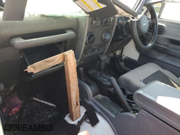 ✅ 2008 Jeep Wrangler X • VIN: 1J4FZ24198L511466 • Lot: 70196544. Listed on Copart with Not provided. Free auction sales archive from the USA and detailed vehicle history report at DreamBid. Image 8.