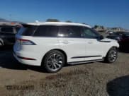 ✅ 2021 Lincoln Aviator Grand Touring • VIN: 5LMYJ8XY3MNL01891 • Лот: 46191185. Опубликован ранее на Copart с пробегом 39 895 миль. Бесплатный доступ к архиву аукционных продаж из США и подробный отчёт об истории автомобиля на DreamBid. Изображение 3.