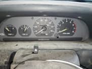 ✅ 1993 Ford Escort • VIN: 1FAPP11J8PW234164 • Lot: 71003185. Wystawiony na Copart z przebiegiem 526 488 mil. Bezpłatny archiwum sprzedaży aukcyjnych z USA i szczegółowy raport historii pojazdu na DreamBid. Zdjęcie 9.