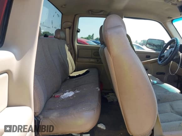 ✅ 2003 Chevrolet Silverado 2500HD LS • VIN: 1GCHC29U93E346552 • Lot: 43176633. Listed on IAAI with 321,668 mi. Free auction sales archive from the USA and detailed vehicle history report at DreamBid. Image 8.