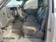 ✅ 2007 Chevrolet Silverado 1500 • VIN: 1GBJC34U77E134385 • Лот: 93239715. Опубликован ранее на Copart с пробегом 196 089 миль. Бесплатный доступ к архиву аукционных продаж из США и подробный отчёт об истории автомобиля на DreamBid. Изображение 7.