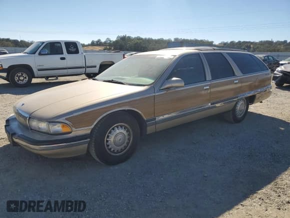 ✅ 1996 Buick Roadmaster Estate Collectors Edition • VIN: 1G4BR82P9TR419337 • Лот: 74254334. Опубликован ранее на Copart с пробегом 186 184 миль. Бесплатный доступ к архиву аукционных продаж из США и подробный отчёт об истории автомобиля на DreamBid. Изображение 1.