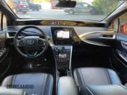 ✅ 2017 Toyota Mirai • VIN: JTDBVRBD3HA002894 • Lot: 74149894. Wystawiony na Copart z przebiegiem 68 364 mil. Bezpłatny archiwum sprzedaży aukcyjnych z USA i szczegółowy raport historii pojazdu na DreamBid. Zdjęcie 9.
