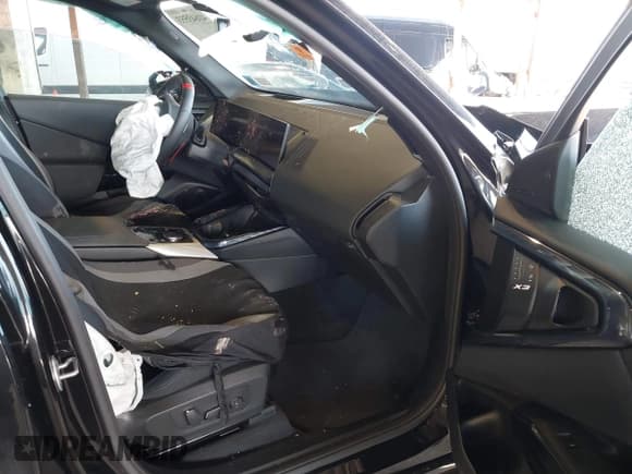 ✅ 2025 BMW X3 M50 xDrive • VIN: 5UX73GP06S9Y73124 • Lot: 41643553. Listed on IAAI with 1,050 mi. Free auction sales archive from the USA and detailed vehicle history report at DreamBid. Image 5.