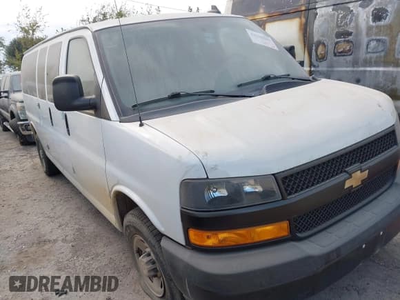 ✅ 2019 Chevrolet Express Passenger LS • VIN: 1GAZGNFPXK1367952 • Lot: 43230880. Listed on IAAI with 34,146 mi. Free auction sales archive from the USA and detailed vehicle history report at DreamBid. Image 1.