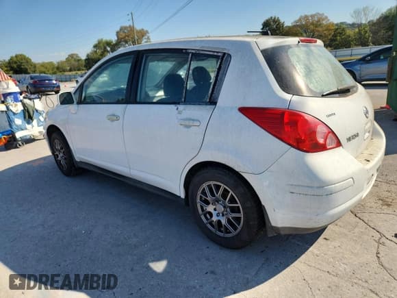✅ 2010 Nissan Versa S • VIN: 3N1BC1CP9AL370773 • Lot: 83974485. Wystawiony na Copart z przebiegiem 185 483 mil. Bezpłatny archiwum sprzedaży aukcyjnych z USA i szczegółowy raport historii pojazdu na DreamBid. Zdjęcie 2.