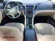 ✅ 2012 Hyundai Sonata GLS • VIN: 5NPEB4AC3CH362816 • Лот: 82519755. Размещён на Copart с пробегом 96 154 миль миль. Получите бесплатный доступ к архиву аукционных продаж из США и посмотрите подробный отчёт об истории автомобиля на DreamBid. Изображение 8.