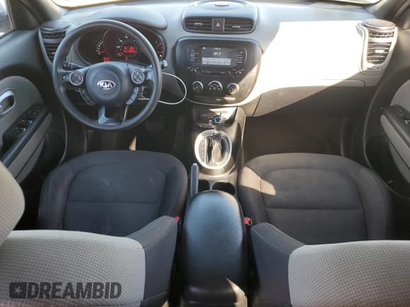 ✅ 2017 Kia Soul • VIN: KNDJN2A20H7420975 • Lot: 91246295. Wystawiony na Copart z przebiegiem 175 473 mil. Bezpłatny archiwum sprzedaży aukcyjnych z USA i szczegółowy raport historii pojazdu na DreamBid. Zdjęcie 8.