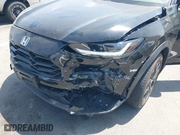 ✅ 2025 Honda HR-V Sport • VIN: 3CZRZ1H53SM702326 • Lot: 42565911. Listed on IAAI with 13,398 mi. Free auction sales archive from the USA and detailed vehicle history report at DreamBid. Image 6.