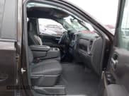 ✅ 2019 Chevrolet Silverado 1500 LT • VIN: 1GCPWCEDXKZ191919 • Lot: 42630197. Wystawiony na IAAI z przebiegiem 104 763 mil. Bezpłatny archiwum sprzedaży aukcyjnych z USA i szczegółowy raport historii pojazdu na DreamBid. Zdjęcie 5.