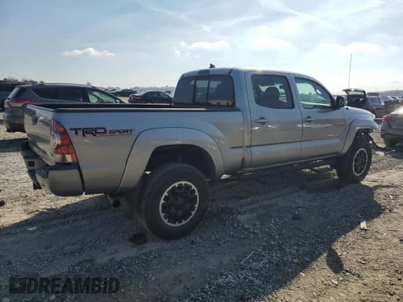 ✅ 2014 Toyota Tacoma • VIN: 3TMMU4FN4EM070041 • Lot: 93401775. Listed on Copart with 178,707 mi. Free auction sales archive from the USA and detailed vehicle history report at DreamBid. Image 3.