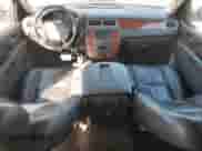 2010 Chevrolet Suburban LT z VIN 1GNUKJE36AR231624, wystawiony jako Copart lot #84595965 z przebiegiem 318 317 mil mil oraz Szkoda całkowita • Salvage title. Historia ofert i sprzedaży dostępna na DreamBid. Obrazek 8.