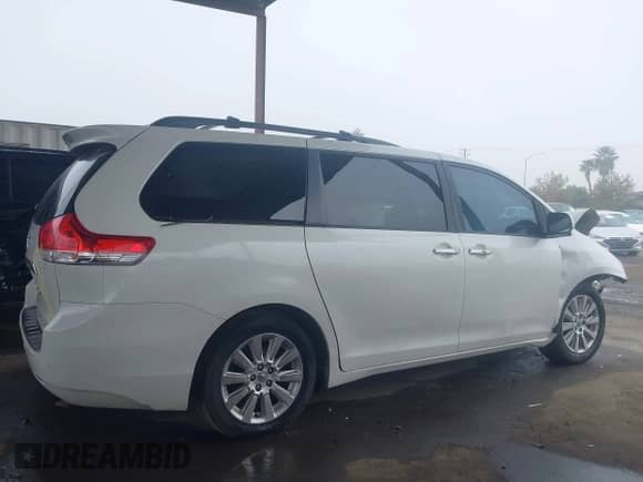 2011 Toyota Sienna XLE AAS with VIN 5TDYK3DCXBS109388, listed as a IAAI auction lot 43458840 with 177,543 mi miles and . Bid and sale history available at DreamBid. Image 14.