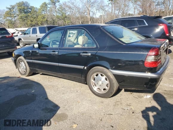 ✅ 2000 Mercedes-Benz C 230/260/280/320 • VIN: WDBHA29GXYA865929 • Lot: 86994684. Wystawiony na Copart z przebiegiem 131 024 mil. Bezpłatny archiwum sprzedaży aukcyjnych z USA i szczegółowy raport historii pojazdu na DreamBid. Zdjęcie 2.