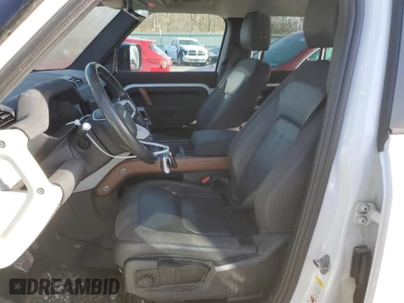 ✅ 2021 Land Rover Defender S • VIN: SALEJ7RX3M2038868 • Lot: 49911404. Wystawiony na Copart z przebiegiem 48 402 mil. Bezpłatny archiwum sprzedaży aukcyjnych z USA i szczegółowy raport historii pojazdu na DreamBid. Zdjęcie 7.