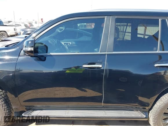 ✅ 2021 Lexus GX 460 Premium • VIN: JTJAM7BX2M5302696 • Lot: 43346930. Listed on IAAI with 61,254 mi. Free auction sales archive from the USA and detailed vehicle history report at DreamBid. Image 14.