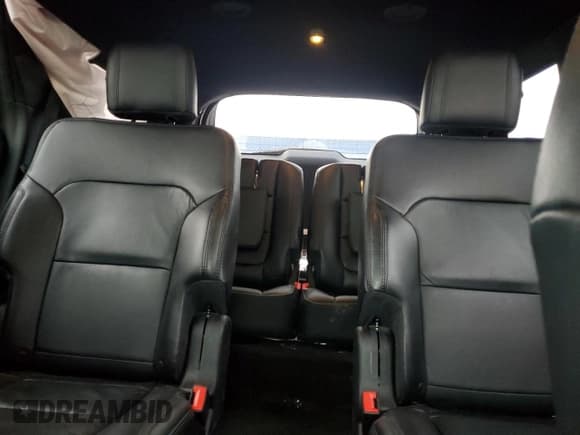 ✅ 2018 Ford Explorer XLT • VIN: 1FM5K8D85JGA65848 • Lot: 91389775. Wystawiony na Copart z przebiegiem 157 534 mil. Bezpłatny archiwum sprzedaży aukcyjnych z USA i szczegółowy raport historii pojazdu na DreamBid. Zdjęcie 10.