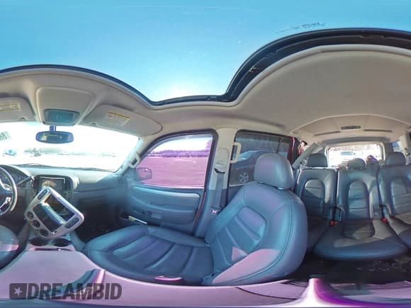 ✅ 2003 Ford Explorer XLT • VIN: 1FMZU73WX3UA96104 • Lot: 86066454. Listed on Copart with 192,031 mi. Free auction sales archive from the USA and detailed vehicle history report at DreamBid. Image 13.