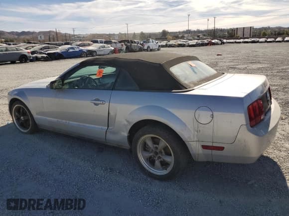 ✅ 2007 Ford Mustang Deluxe • VIN: 1ZVHT84N975342491 • Lot: 42457335. Listed on Copart with 130,655 mi. Free auction sales archive from the USA and detailed vehicle history report at DreamBid. Image 2.