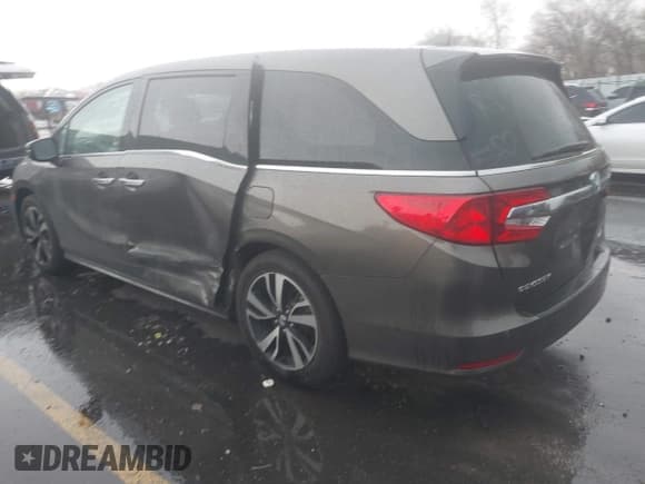 ✅ 2018 Honda Odyssey Elite • VIN: 5FNRL6H90JB059167 • Lot: 43741041. Listed on IAAI with 100,118 mi. Free auction sales archive from the USA and detailed vehicle history report at DreamBid. Image 3.