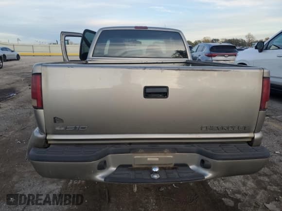 ✅ 2001 Chevrolet S-10 LS • VIN: 1GCCS19581K162217 • Лот: 79950614. Опубликован ранее на Copart с пробегом 200 950 миль. Бесплатный доступ к архиву аукционных продаж из США и подробный отчёт об истории автомобиля на DreamBid. Изображение 6.