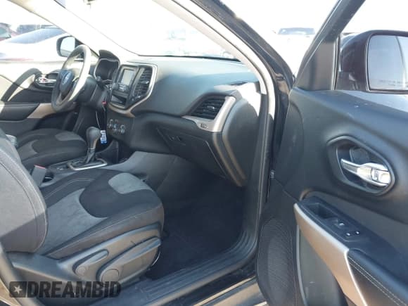 ✅ 2018 Jeep Cherokee Latitude • VIN: 1C4PJLCB1JD615340 • Lot: 42591940. Listed on IAAI with 120,239 mi. Free auction sales archive from the USA and detailed vehicle history report at DreamBid. Image 5.