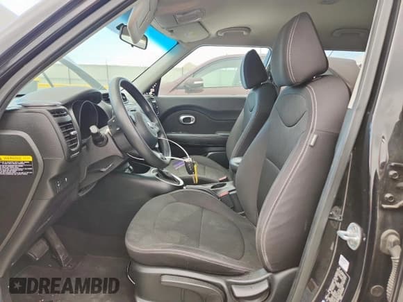 ✅ 2019 Kia Soul • VIN: KNDJN2A20K7000026 • Lot: 89895105. Listed on Copart with 52,979 mi. Free auction sales archive from the USA and detailed vehicle history report at DreamBid. Image 7.