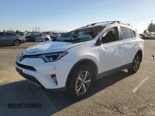 ✅ 2018 Toyota RAV4 XLE • VIN: JTMWFREV7JJ724751 • Lot: 90887855. Wystawiony na Copart z przebiegiem 82 906 mil. Bezpłatny archiwum sprzedaży aukcyjnych z USA i szczegółowy raport historii pojazdu na DreamBid. Zdjęcie 1.