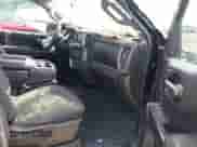 2022 Chevrolet Silverado 1500 LT z VIN 1GCPWCED0NZ201765, wystawiony jako IAAI lot #42423674 z przebiegiem 40 001 mil mil oraz . Historia ofert i sprzedaży dostępna na DreamBid. Obrazek 5.