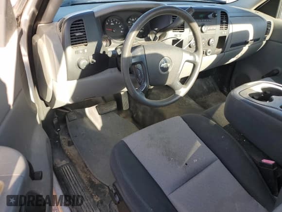 ✅ 2007 Chevrolet Silverado 1500 • VIN: 1GCEC14J27Z537903 • Лот: 84207774. Опубликован ранее на Copart с пробегом 250 430 миль. Бесплатный доступ к архиву аукционных продаж из США и подробный отчёт об истории автомобиля на DreamBid. Изображение 8.