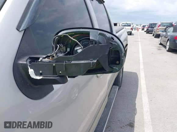 2007 Chevrolet Silverado 1500 1LT with VIN 2GCEK13M071568798, listed as a IAAI auction lot 42287095 with 308,994 mi miles and . Bid and sale history available at DreamBid. Image 20.