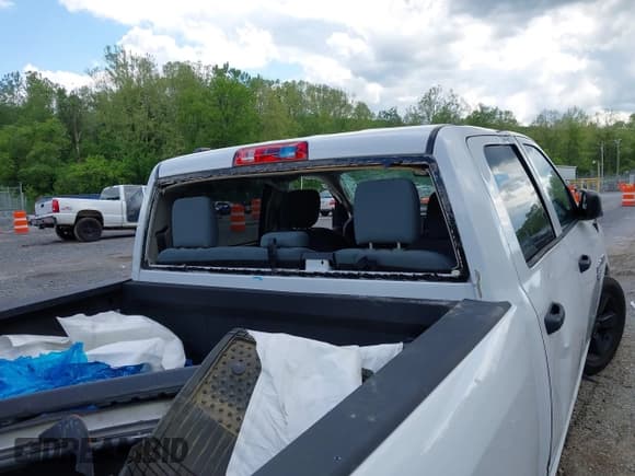 ✅ 2019 Ram 1500 Express • VIN: 1C6RR6KT5KS552244 • Lot: 42159195. Wystawiony na IAAI z przebiegiem 114 599 mil. Bezpłatny archiwum sprzedaży aukcyjnych z USA i szczegółowy raport historii pojazdu na DreamBid. Zdjęcie 15.