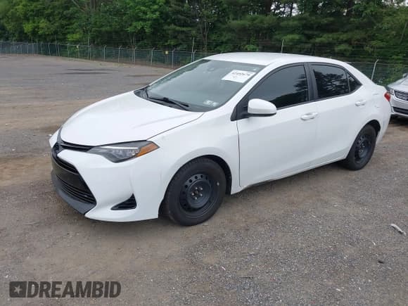 ✅ 2018 Toyota Corolla L • VIN: 2T1BURHE6JC012680 • Lot: 42492679. Listed on IAAI with 191,375 mi. Free auction sales archive from the USA and detailed vehicle history report at DreamBid. Image 2.