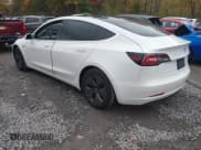✅ 2019 Tesla Model 3 Long Range • VIN: 5YJ3E1EB3KF388196 • Lot: 43446457. Wystawiony na IAAI z przebiegiem 47 860 mil. Bezpłatny archiwum sprzedaży aukcyjnych z USA i szczegółowy raport historii pojazdu na DreamBid. Zdjęcie 3.