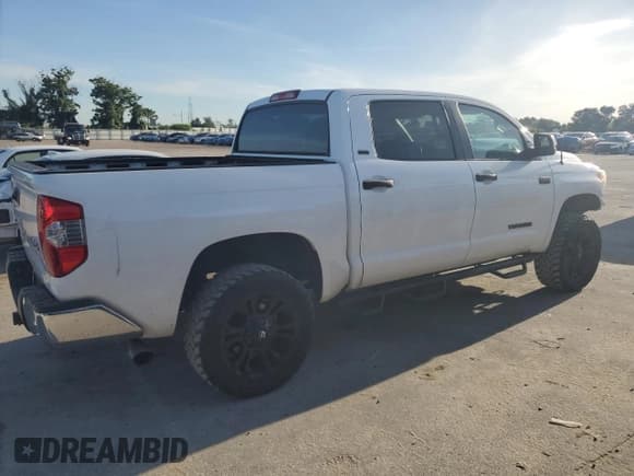 ✅ 2017 Toyota Tundra SR5 • VIN: 5TFEW5F18HX221740 • Lot: 68771365. Wystawiony na Copart z przebiegiem 85 888 mil. Bezpłatny archiwum sprzedaży aukcyjnych z USA i szczegółowy raport historii pojazdu na DreamBid. Zdjęcie 3.