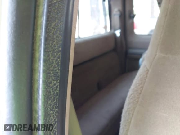 ✅ 1999 Ford F-250 XL • VIN: 1FTNX21F8XEB63329 • Lot: 42805130. Listed on IAAI with 351,775 mi. Free auction sales archive from the USA and detailed vehicle history report at DreamBid. Image 8.