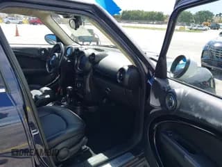 ✅ 2015 MINI Countryman • VIN: WMWZB3C59FWR43081 • Lot: 43325822. Listed on IAAI with 96,682 mi. Free auction sales archive from the USA and detailed vehicle history report at DreamBid. Image 5.