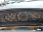 ✅ 1991 Mercedes-Benz 420 SEL • VIN: WDBCA35E4MA572753 • Лот: 58755485. Опубликован ранее на Copart с пробегом 179 449 миль. Бесплатный доступ к архиву аукционных продаж из США и подробный отчёт об истории автомобиля на DreamBid. Изображение 9.