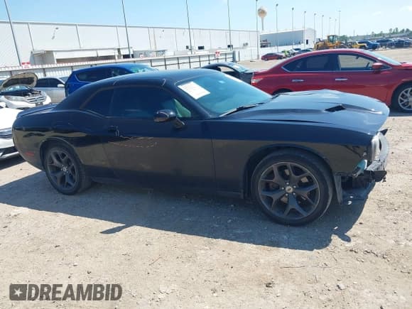 ✅ 2018 Dodge Challenger SXT • VIN: 2C3CDZAG0JH232858 • Lot: 43135440. Wystawiony na IAAI z przebiegiem 114 000 mil. Bezpłatny archiwum sprzedaży aukcyjnych z USA i szczegółowy raport historii pojazdu na DreamBid. Zdjęcie 14.