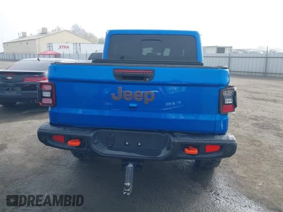 ✅ 2024 Jeep Gladiator Mojave X • VIN: 1C6JJTEG5RL121313 • Lot: 41013599. Listed on IAAI with 2,952 mi. Free auction sales archive from the USA and detailed vehicle history report at DreamBid. Image 17.