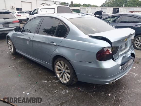 ✅ 2009 BMW 3 Series 328i xDrive • VIN: WBAPK53539A644965 • Лот: 42904556. Опубликован ранее на IAAI с пробегом 128 032 миль. Бесплатный доступ к архиву аукционных продаж из США и подробный отчёт об истории автомобиля на DreamBid. Изображение 3.